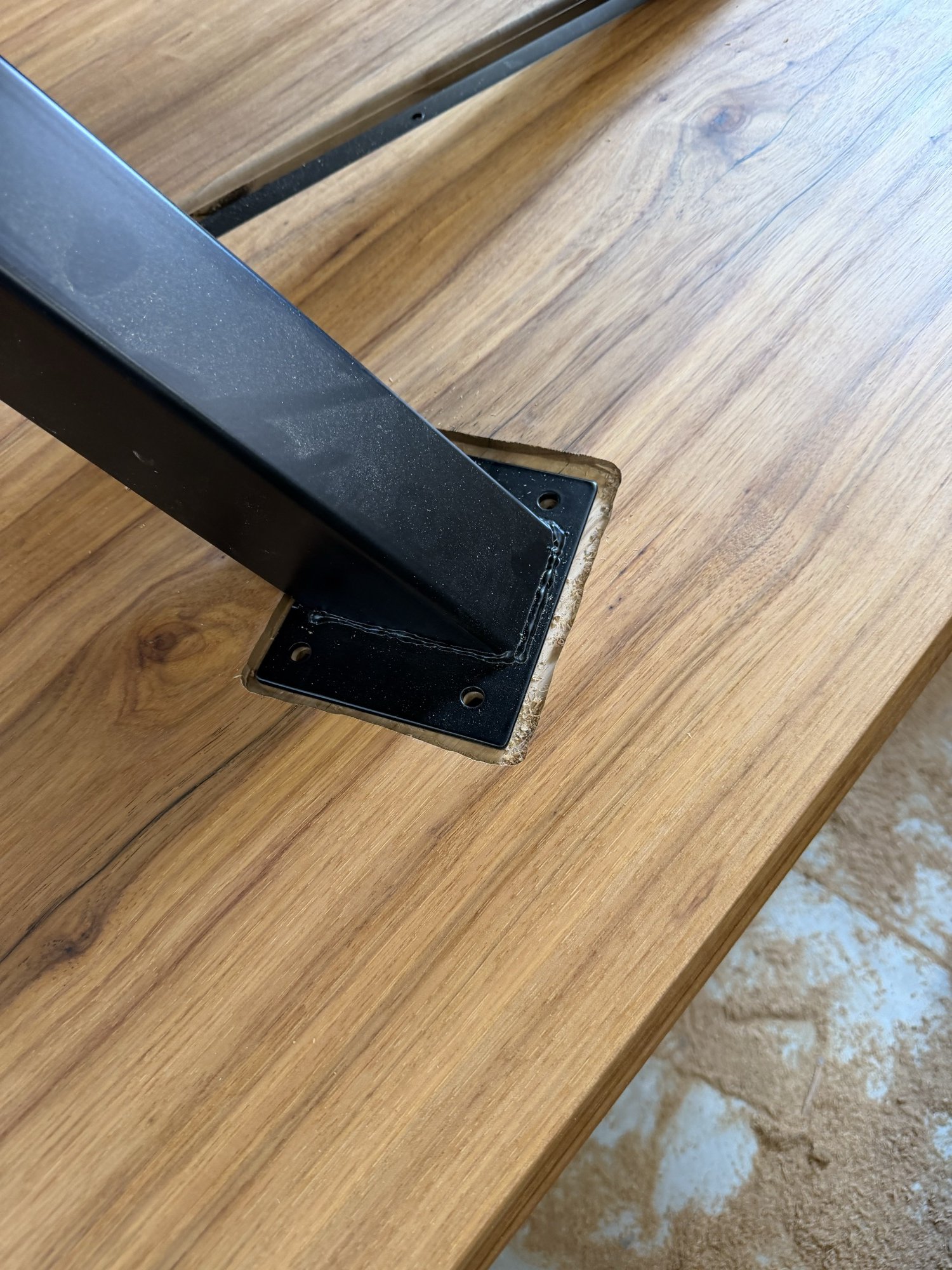 Angled view of a leg plate